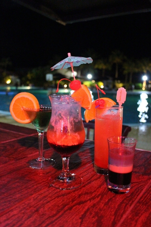 Imagen de la piscina del Hotel Coral Ocean Resort. Foto 18