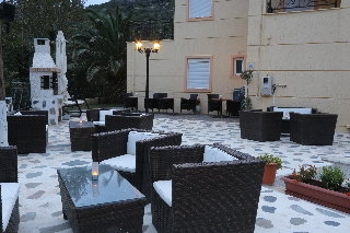 Imagen general del Hotel Coral, PLOMARI. Foto 1