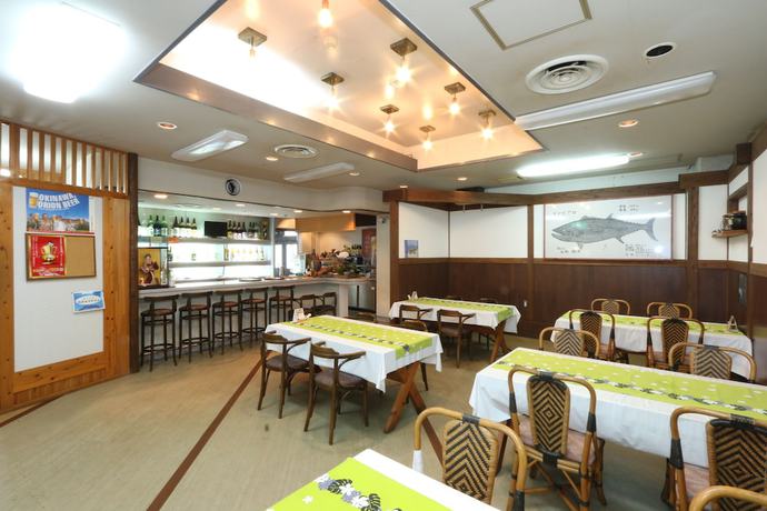 Imagen del bar/restaurante del Hotel Coral Palms. Foto 4