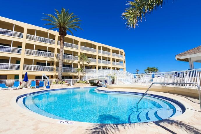 Imagen general del Hotel Coral Reef Beach Resort By Vri Americas. Foto 2
