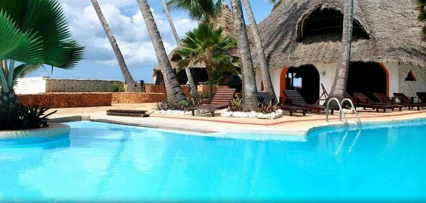 Imagen general del Hotel Coral Reef Beach Resort. Foto 7