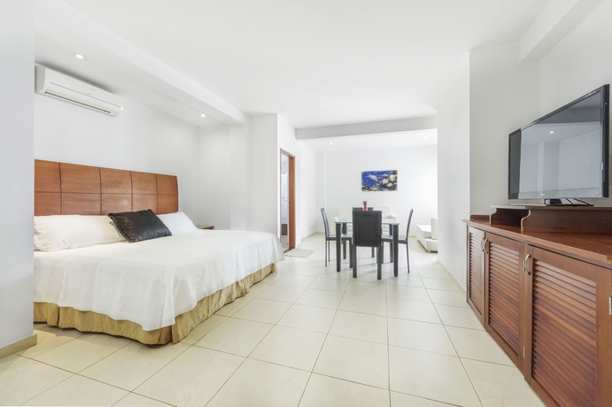 Imagen de la habitación del Hotel Coral Reef. Foto 16