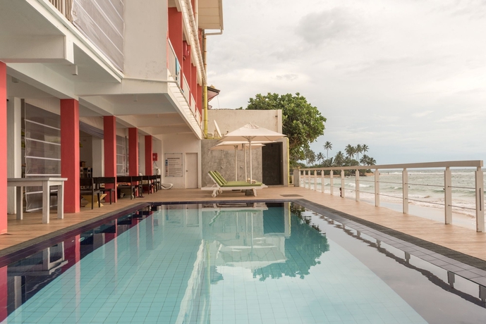 Imagen de la piscina del Hotel Coral Rock By Bansei. Foto 15