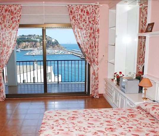 Imagen de la habitación del Hotel Coral, San Feliu de Guixols. Foto 12