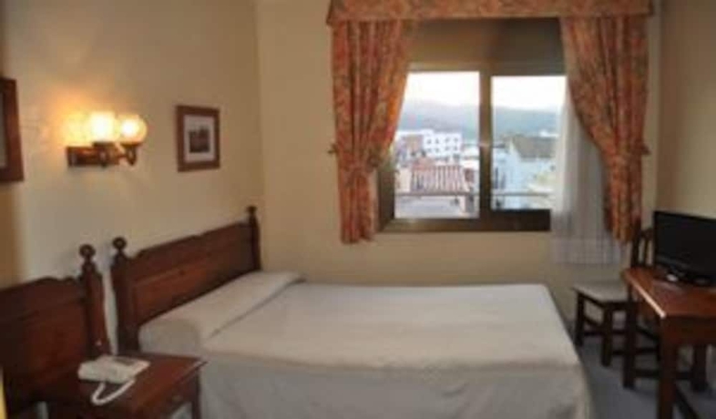 Imagen de la habitación del Hotel Coral, San Feliu de Guixols. Foto 15