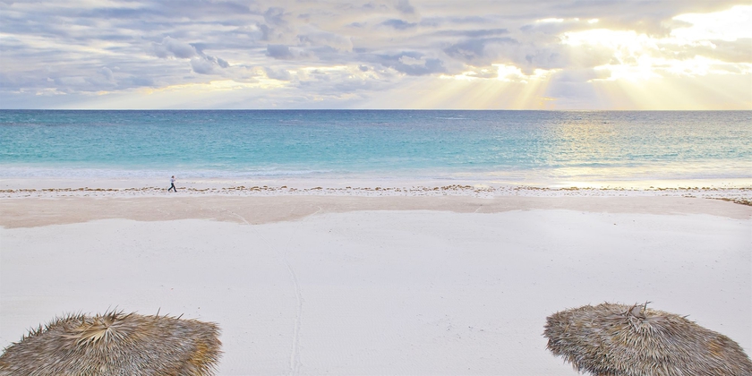 Imagen de los exteriores del Hotel Coral Sands, Dunmore Town. Foto 7