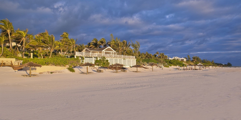 Imagen del bar/restaurante del Hotel Coral Sands, Dunmore Town. Foto 2