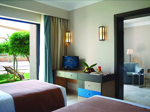 Imagen de la habitación del Hotel Coral Sea Aqua Club. Foto 11