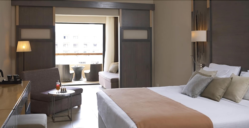 Imagen de la habitación del Hotel Coral Sea Aqua Club. Foto 15