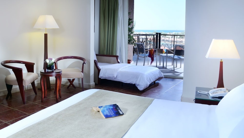 Imagen de la habitación del Hotel Coral Sea Beach and Aqua Park. Foto 13