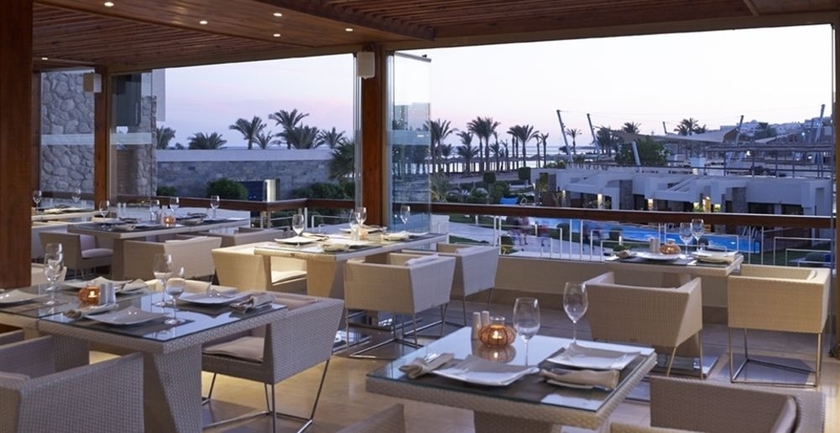 Imagen del bar/restaurante del Hotel Coral Sea Imperial coral Sea Sensatori. Foto 5