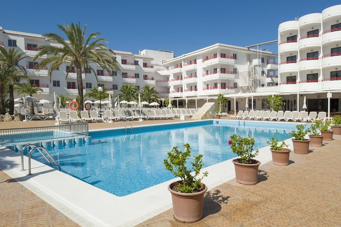 Imagen de la piscina del Hotel Coral Star Hotel & Apartments. Foto 32