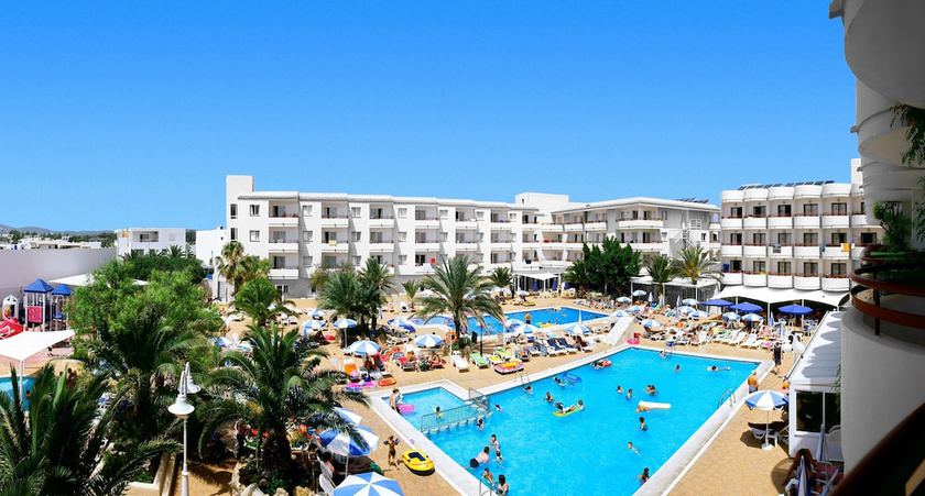 Imagen de la piscina del Hotel Coral Star Hotel & Apartments. Foto 34