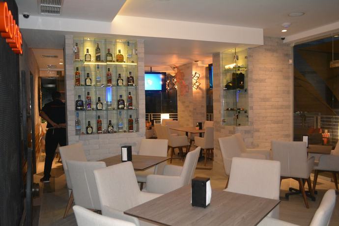 Imagen de los interiores del Hotel Coral Suites Beach Club and Spa. Foto 20