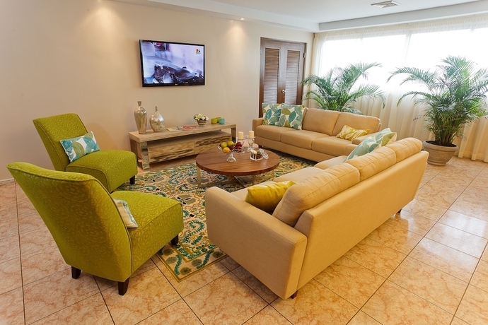 Imagen de los interiores del Hotel Coral Suites. Foto 17