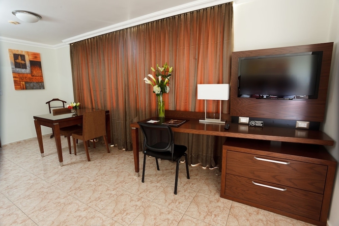 Imagen de la habitación del Hotel Coral Suites. Foto 14