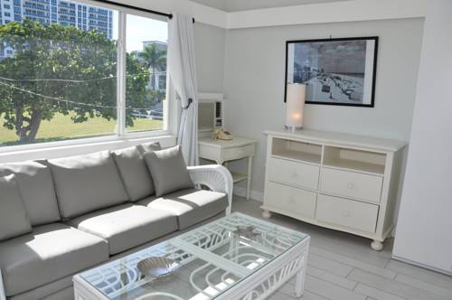Imagen de la habitación del Hotel Coral Tides Resort & Beach Club. Foto 8