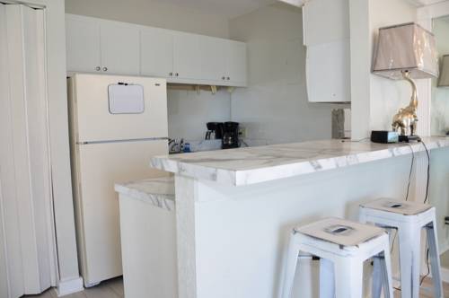 Imagen de la habitación del Hotel Coral Tides Resort & Beach Club. Foto 12