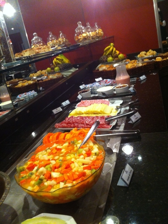 Imagen del bar/restaurante del Hotel Coral Tower Trade Center. Foto 2