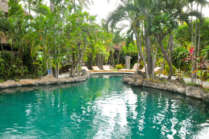 Imagen de la piscina del Hotel Coral View Villas. Foto 14