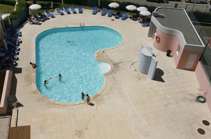 Imagen de la piscina del Hotel Coral do Vau. Foto 9