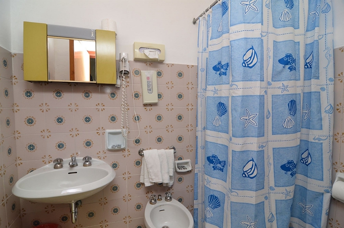 Imagen de la habitación del Hotel Coralba. Foto 4