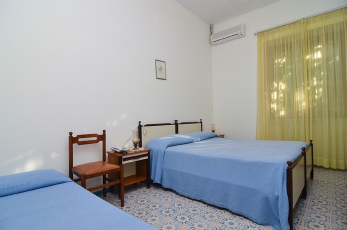 Imagen de la habitación del Hotel Coralba. Foto 6