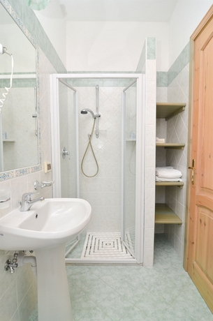 Imagen de la habitación del Hotel Coralba. Foto 10