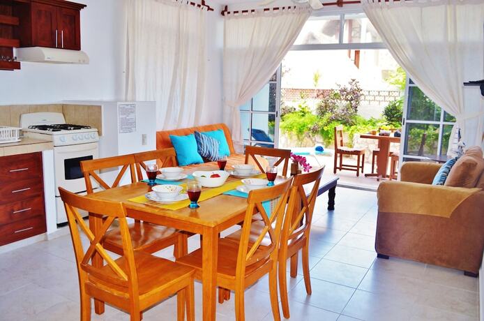 Imagen de la habitación del Hotel Corales Suites. Foto 14