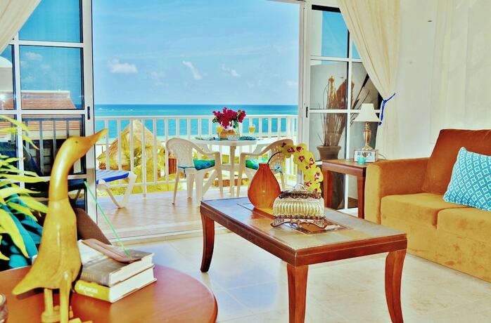 Imagen de la habitación del Hotel Corales Suites. Foto 15