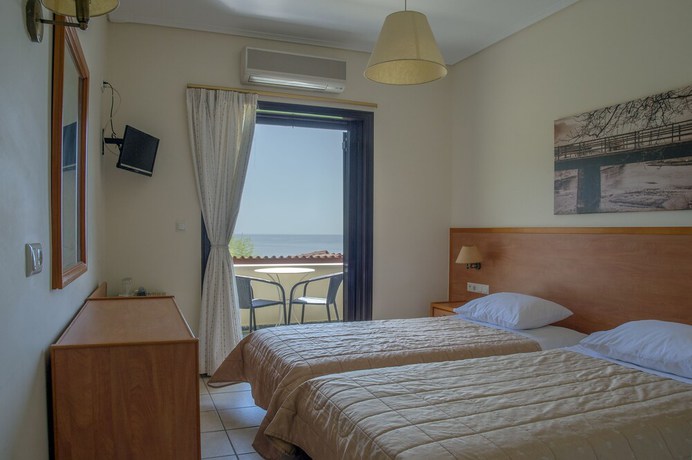 Imagen de la habitación del Hotel Corali, Aliveri. Foto 3