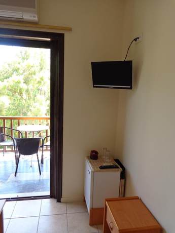 Imagen de la habitación del Hotel Corali, Aliveri. Foto 8