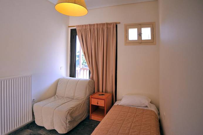 Imagen de la habitación del Hotel Corali, Aliveri. Foto 13