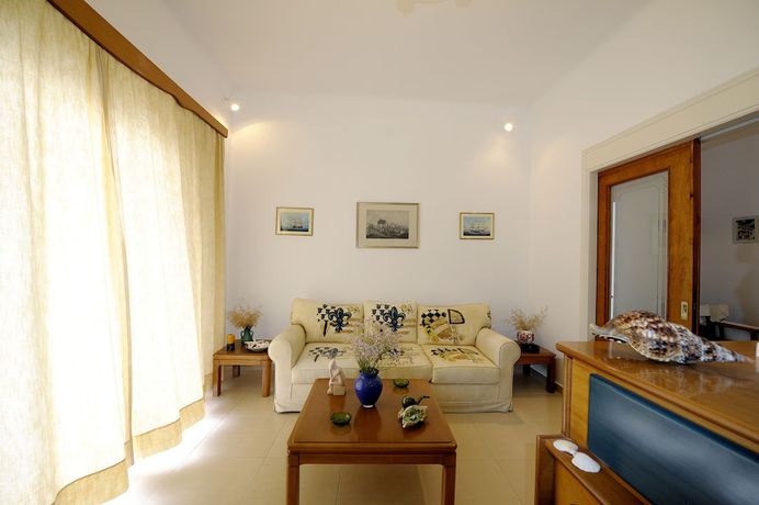 Imagen de los interiores del Hotel Corali, Kaminia. Foto 9