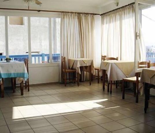 Imagen del bar/restaurante del Hotel Corali, Logaras. Foto 6