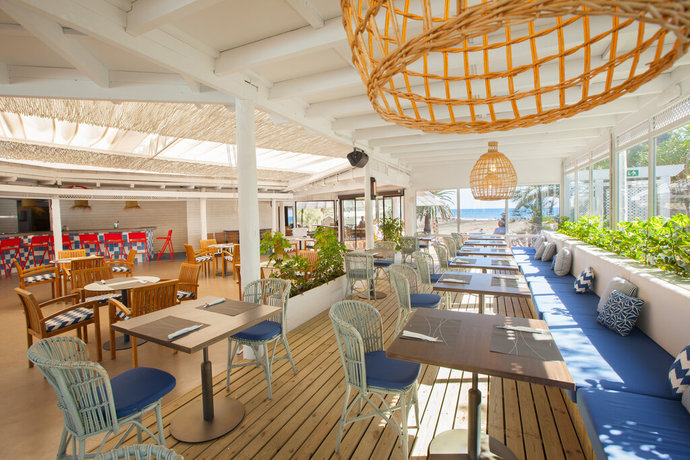 Imagen del bar/restaurante del Hotel Corallium Beach By Lopesan Hotels - Adults Only. Foto 4