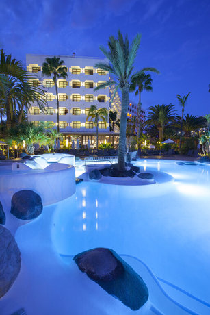 Imagen de la piscina del Hotel Corallium Beach By Lopesan Hotels - Adults Only. Foto 38