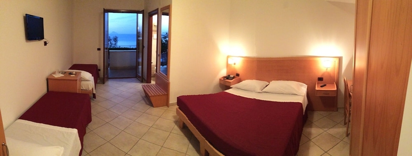 Imagen de la habitación del Hotel Corallo Calav&agrave;. Foto 12