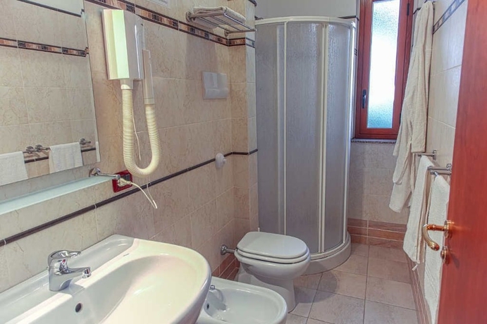 Imagen de la habitación del Hotel Corallo Calav&agrave;. Foto 15