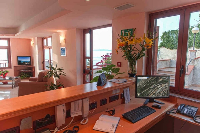 Imagen de los interiores del Hotel Corallo Calav&agrave;. Foto 17