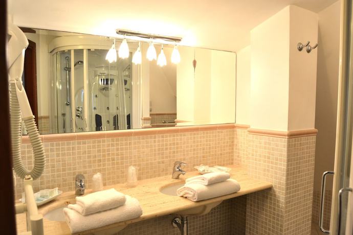 Imagen de la habitación del Hotel Corallo, Francavilla al Mare. Foto 6
