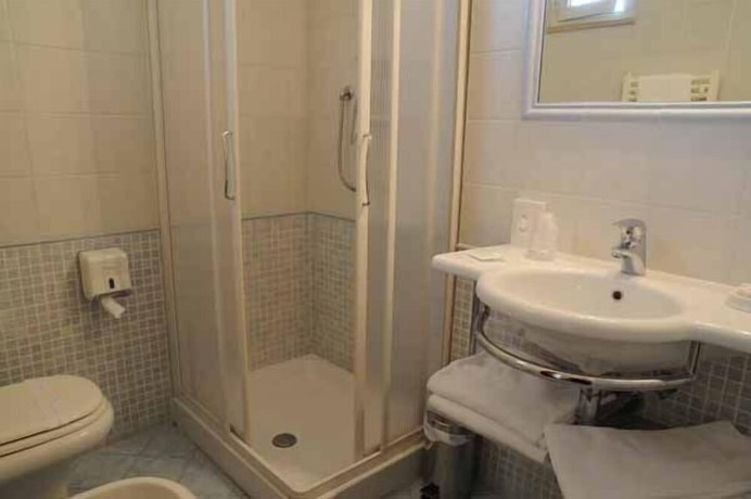 Imagen de la habitación del Hotel Corallo, Francavilla al Mare. Foto 8