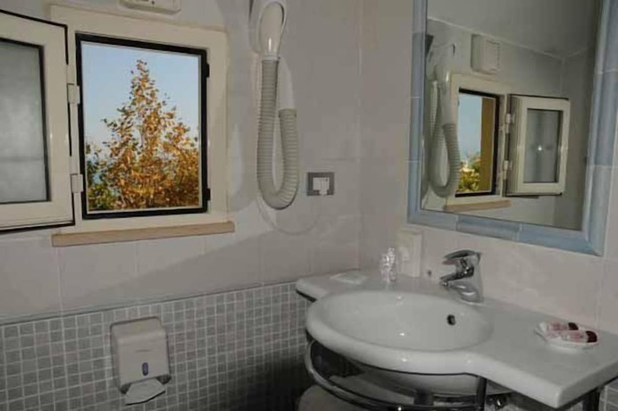 Imagen de la habitación del Hotel Corallo, Francavilla al Mare. Foto 9