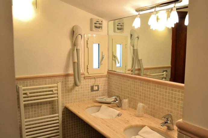 Imagen de la habitación del Hotel Corallo, Francavilla al Mare. Foto 13