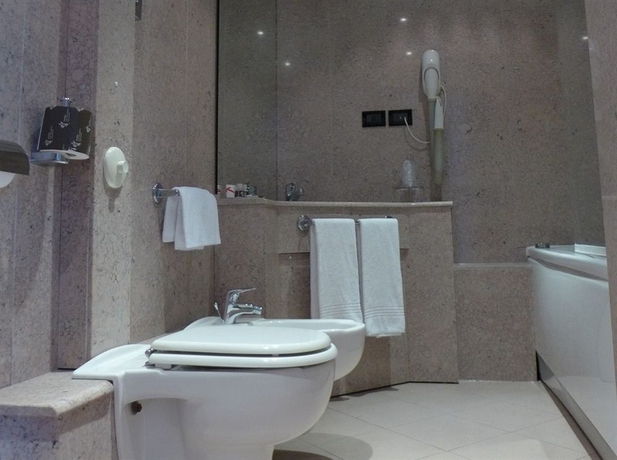 Imagen de la habitación del Hotel Corallo, IMPERIA. Foto 5