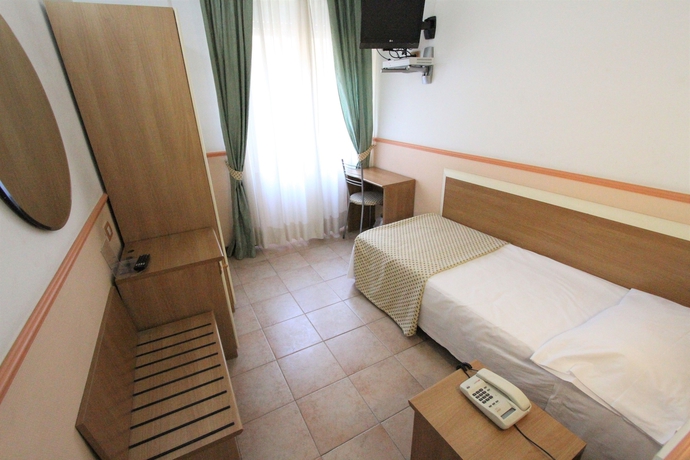 Imagen de la habitación del Hotel Corallo, Milán. Foto 5