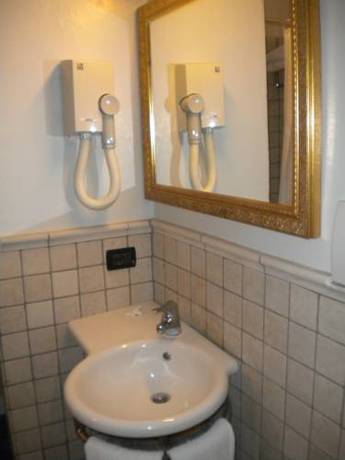 Imagen de la habitación del Hotel Corallo, Montecatini Terme. Foto 16