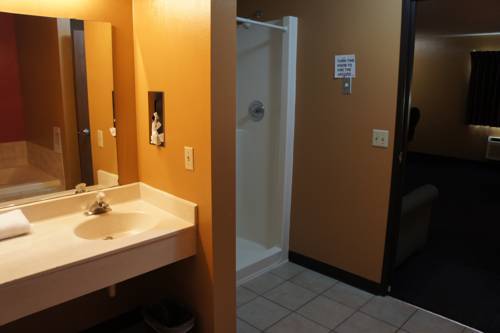 Imagen de la habitación del Hotel Coratel Inn and Suites Maple Grove. Foto 15