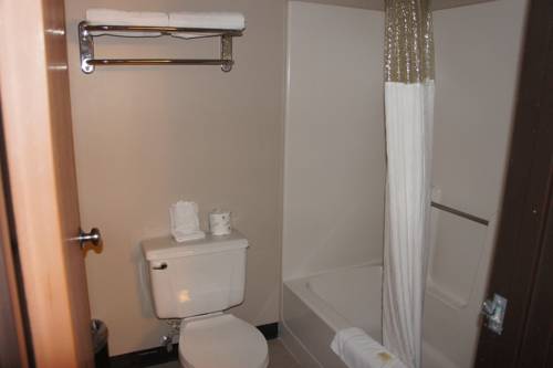 Imagen de la habitación del Hotel Coratel Inn and Suites Maple Grove. Foto 16
