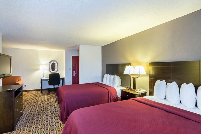 Imagen de los interiores del Hotel Coratel Plus Suites Wichita West Airport. Foto 13
